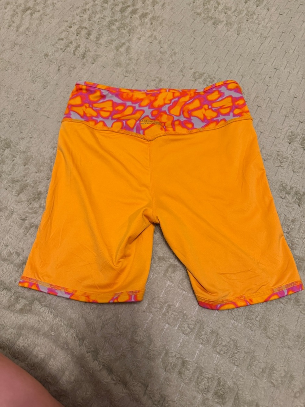 Fabletics medium High-Waisted Shorts in Orange and Pink Abstract Print - Picture 9 of 10